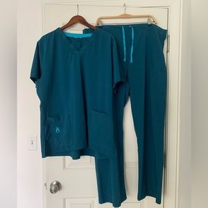 Carhartt Cross-Flex Utility Scrub top and bottoms